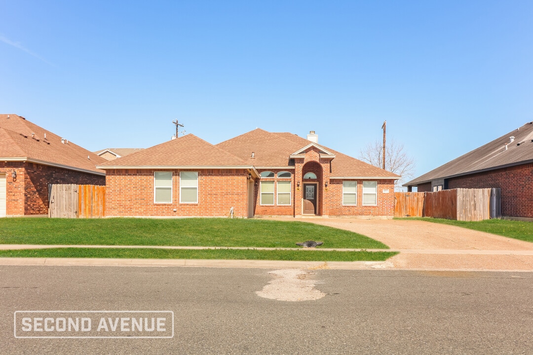 6822 Wall Street in Corpus Christi, TX - Building Photo