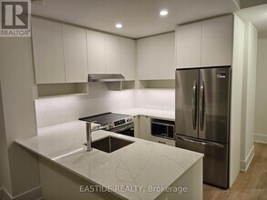 206 King St W in Hamilton, ON - Building Photo - Building Photo