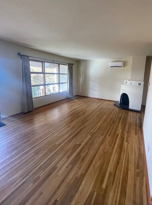 907 Osage Ave in Santa Fe, NM - Building Photo
