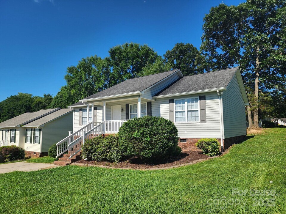 5127 Daffodil Ln in Concord, NC - Building Photo