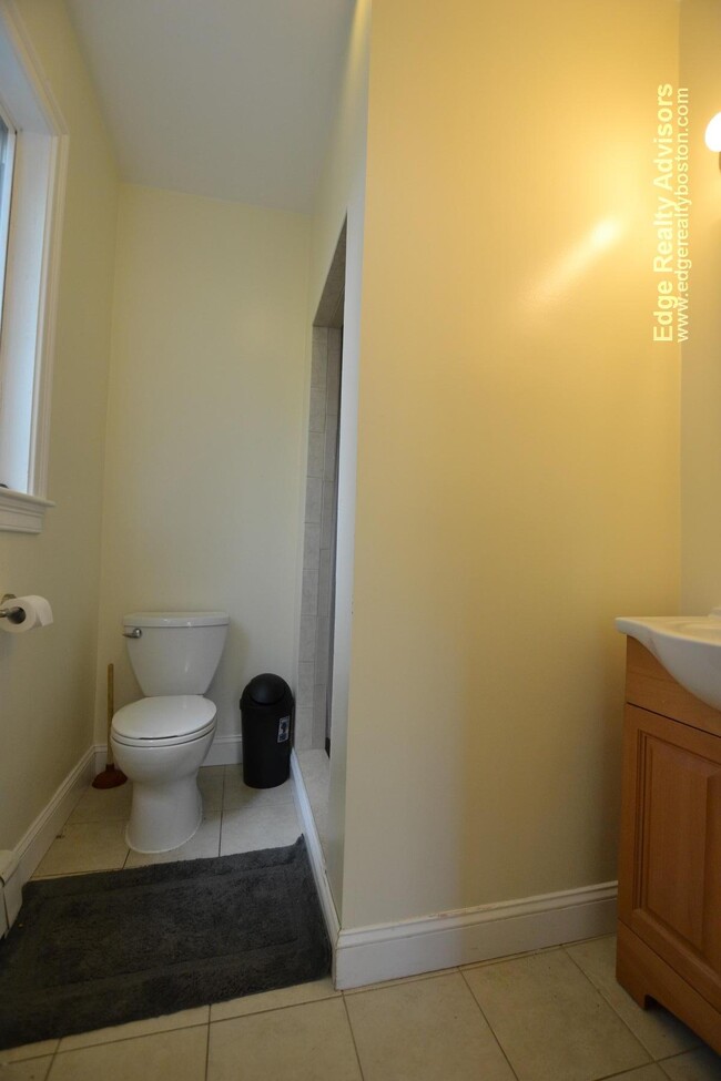 8 Sparhawk St, Unit 1 in Boston, MA - Building Photo - Building Photo
