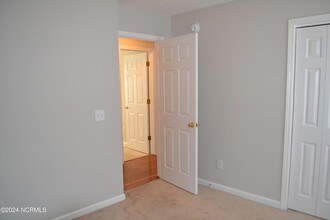 210 Pecan Grove Dr in Aberdeen, NC - Foto de edificio - Building Photo