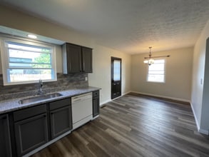 3824 Longton Dr in Columbus, OH - Building Photo - Building Photo