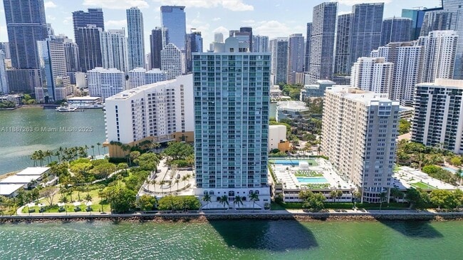 property at 800 Claughton Island Dr