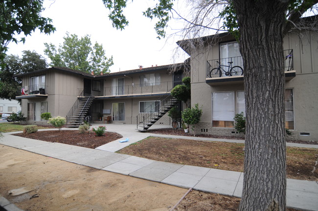 3955 Rhoda Dr in San Jose, CA - Foto de edificio - Building Photo