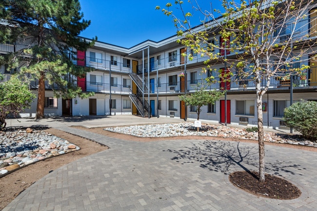 Shadow Tree in Aurora, CO - Foto de edificio - Building Photo