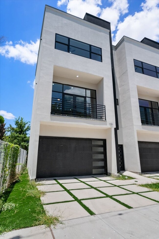 1467 McKee St in Dallas, TX - Building Photo - Building Photo
