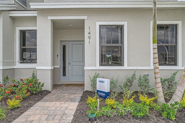 409 NE 12th St in Homestead, FL - Building Photo - Building Photo