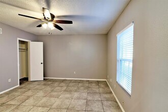 935 Byrne St, Unit 23 in Houston, TX - Building Photo - Building Photo