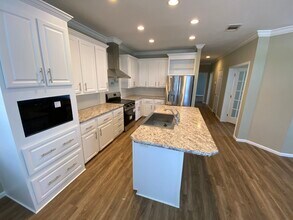 5307 Camelot Dr E in Sarasota, FL - Foto de edificio - Building Photo