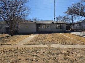 3307 Erskine St in Lubbock, TX - Building Photo