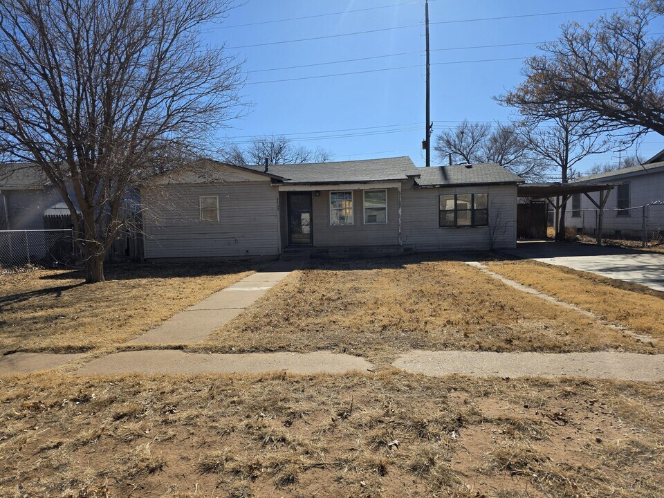 3307 Erskine St in Lubbock, TX - Building Photo