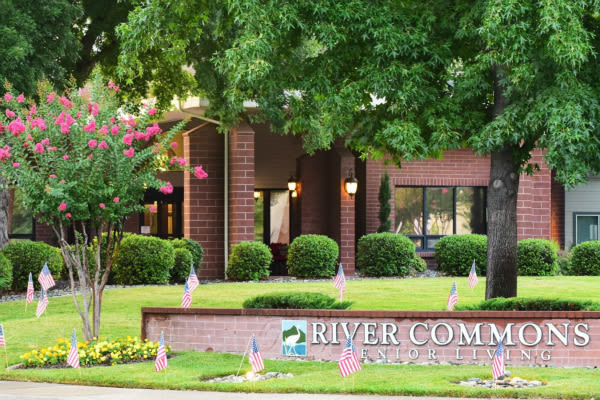 River Commons Senior Living in Redding, CA - Building Photo