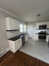 7426 Dunedin St, Unit UL in Detroit, MI - Foto de edificio - Building Photo