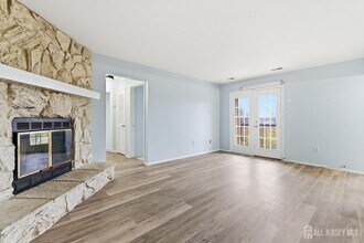 1610 Green Hollow Dr in Woodbridge Township, NJ - Building Photo - Building Photo