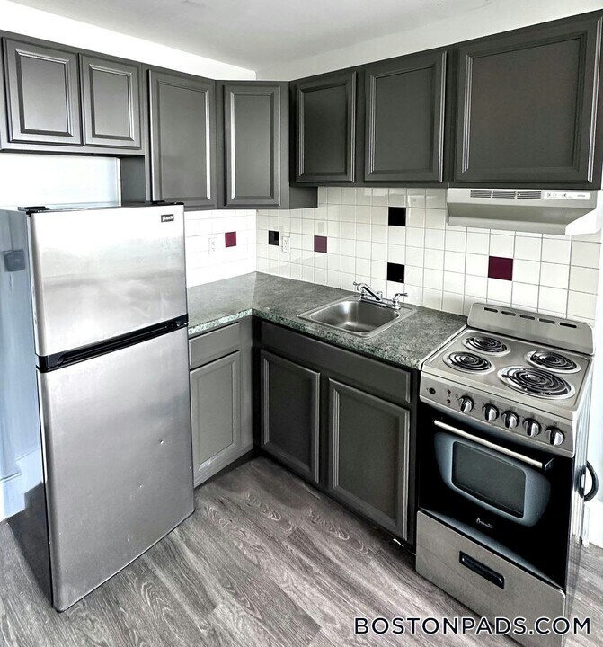 50 Franklin St in Worcester, MA - Building Photo