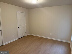 6231 Glen Wood Loop in Manassas, VA - Foto de edificio - Building Photo