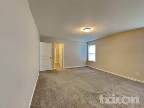 906 W Clinton St in Danville, IN - Foto de edificio - Building Photo