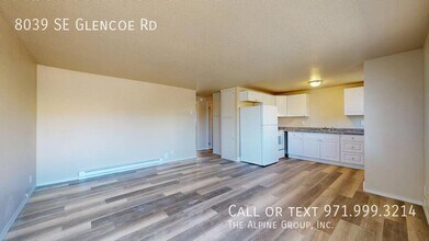 8039 SE Glencoe Rd in Portland, OR - Building Photo - Building Photo