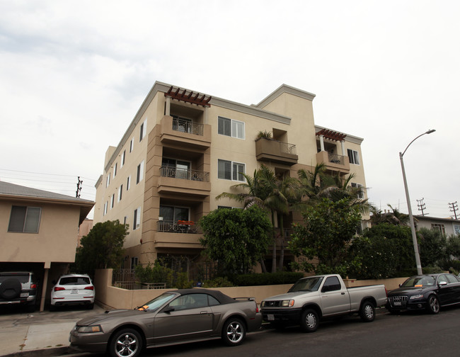 1241 S Westgate Ave in Los Angeles, CA - Foto de edificio - Building Photo