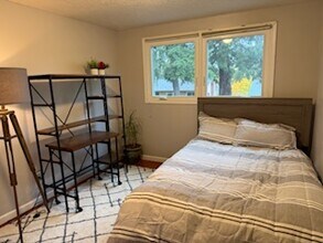 1655 NW 130th Ave in Portland, OR - Building Photo - Building Photo