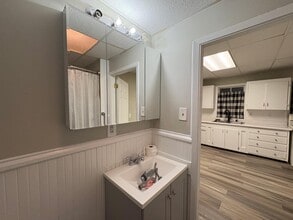 98 High St in Auburn, ME - Foto de edificio - Building Photo