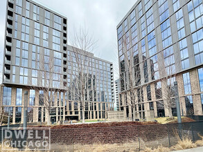 845 W Madison St, Unit S in Chicago, IL - Building Photo - Building Photo