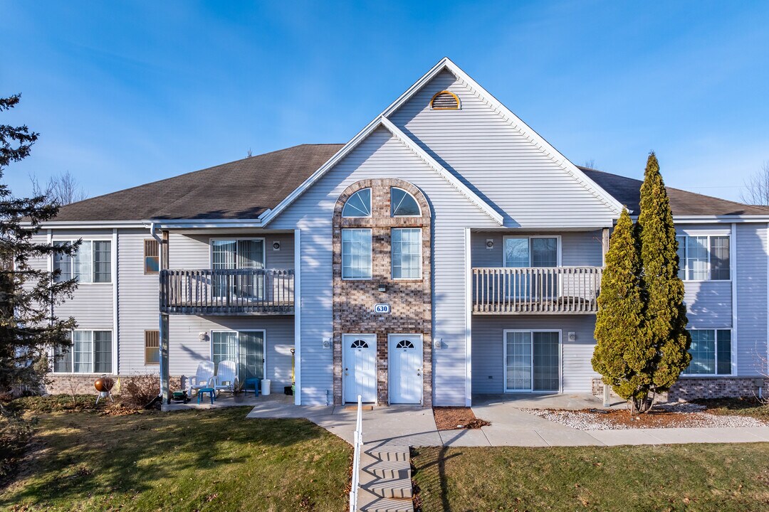 Harbor Pointe in Port Washington, WI - Foto de edificio