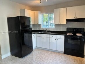 1000 NW 5th St in Miami, FL - Building Photo - Building Photo