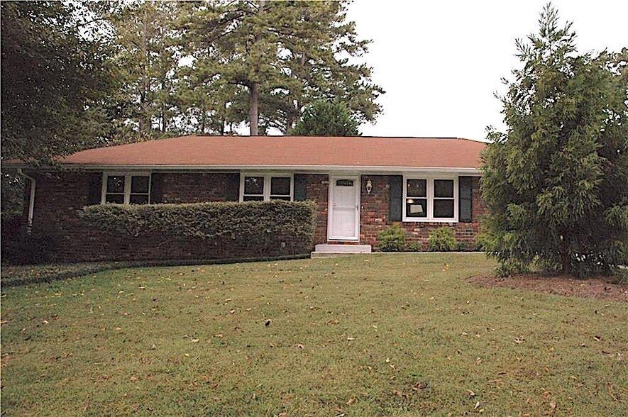 444 Jo Ann Dr SE in Marietta, GA - Building Photo