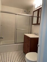 200 Centre Ave, Unit 1H in New Rochelle, NY - Foto de edificio - Building Photo