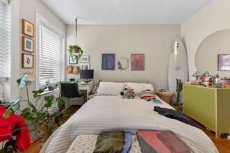 811 Washington St, Unit 1 in Brookline, MA - Building Photo - Building Photo