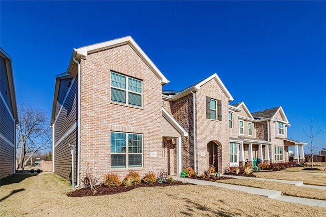 2328 Greystone Dr