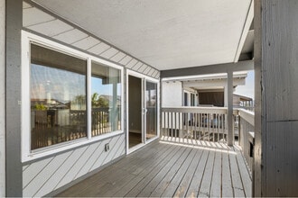 2445-47 Newcastle Ave in Encinitas, CA - Building Photo - Building Photo