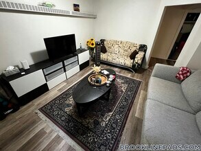 1589 Beacon St in Brookline, MA - Building Photo - Building Photo