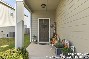 5303 Hickory Pl in San Antonio, TX - Foto de edificio - Building Photo