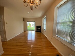 1309 Half Moon Bay Dr in Croton-on-Hudson, NY - Building Photo - Building Photo