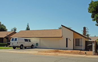 3544 Hanks St in Sacramento, CA - Building Photo - Building Photo