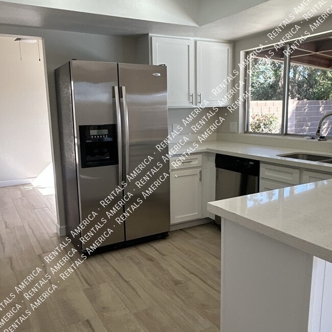 1019 W Posada Ave in Mesa, AZ - Building Photo - Building Photo