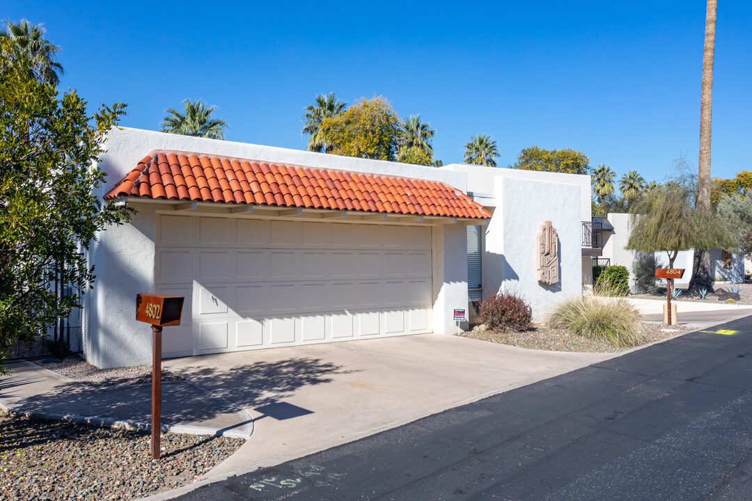 Arcada Green in Phoenix, AZ - Building Photo