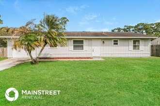 8208 Kenwood Rd in Fort Pierce, FL - Building Photo - Building Photo