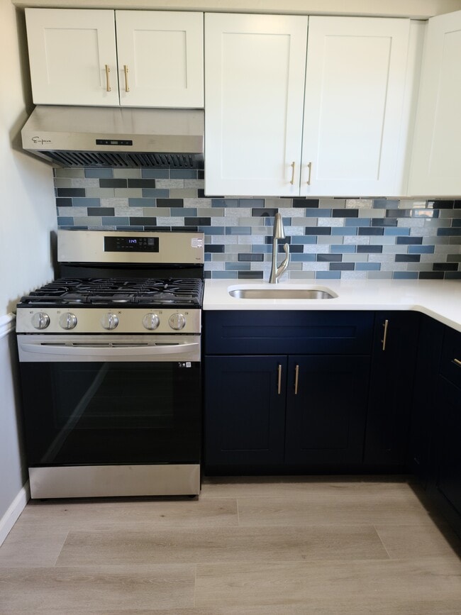 47 Garden View Ter, Unit 4 in East Windsor, NJ - Building Photo - Building Photo