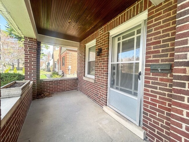 6338 Hamilton Ave in Cincinnati, OH - Building Photo - Building Photo