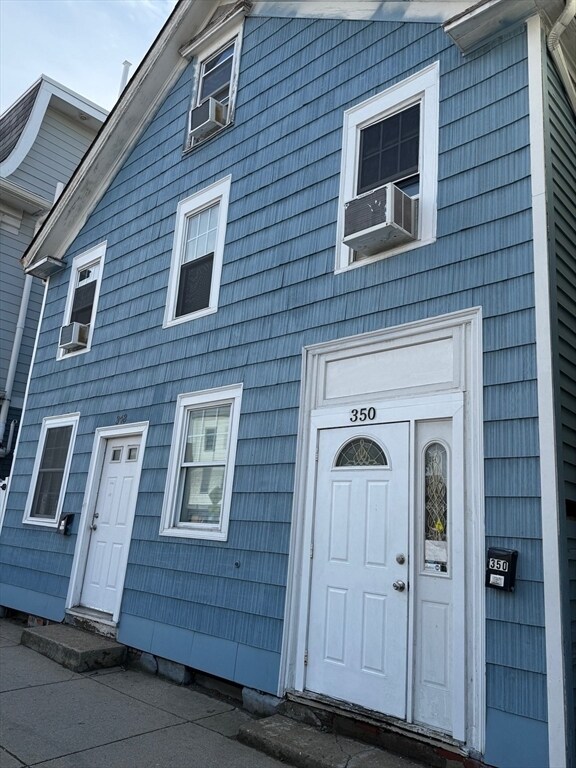 350 Dorchester St, Unit 2 in Boston, MA - Foto de edificio - Building Photo