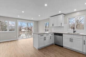 8 Teatown Ct in Carmel, NY - Building Photo - Building Photo