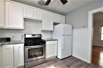 1331 Nelson St, Unit 1333 (2nd + 3rd Floor) in Lakewood, OH - Foto de edificio - Building Photo