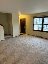 2117 Kilps Dr in Waukesha, WI - Foto de edificio - Building Photo