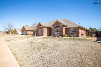 4909 Legacy Dr in Wichita Falls, TX - Building Photo - Building Photo