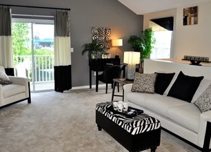 Longhill Pointe Apartments and Townhomes in Fayetteville, NC - Building Photo - Interior Photo