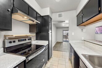 206 Plaza Verde Dr in Houston, TX - Building Photo - Building Photo